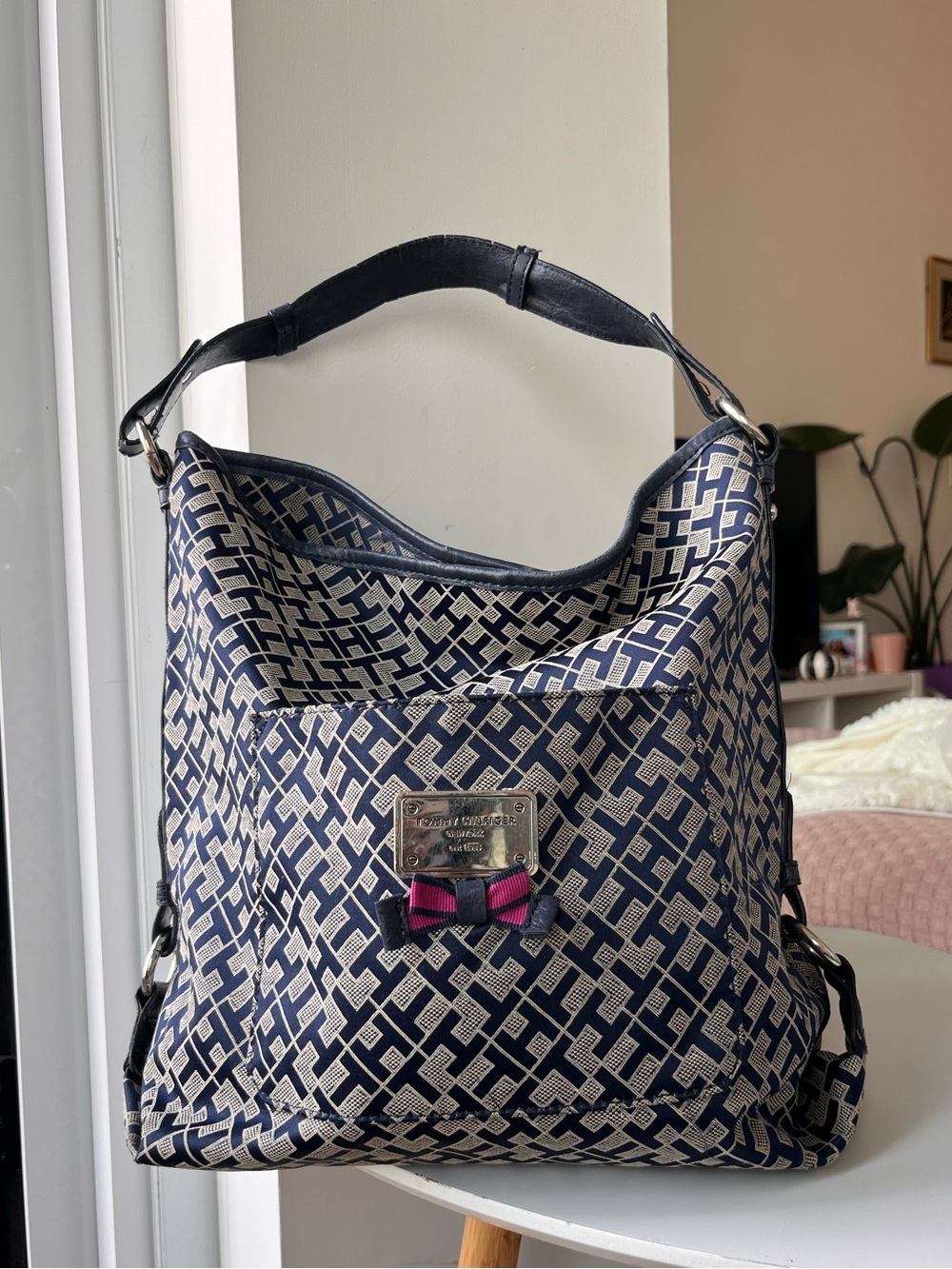 Y2K Tommy Hilfiger Navy & Cream Monogram Jacquard Shoulder Bag